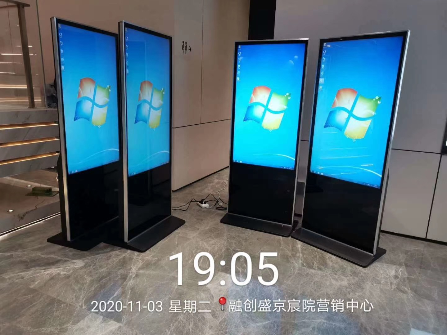 立式广告机价格差异大？厂家告诉你真实原因