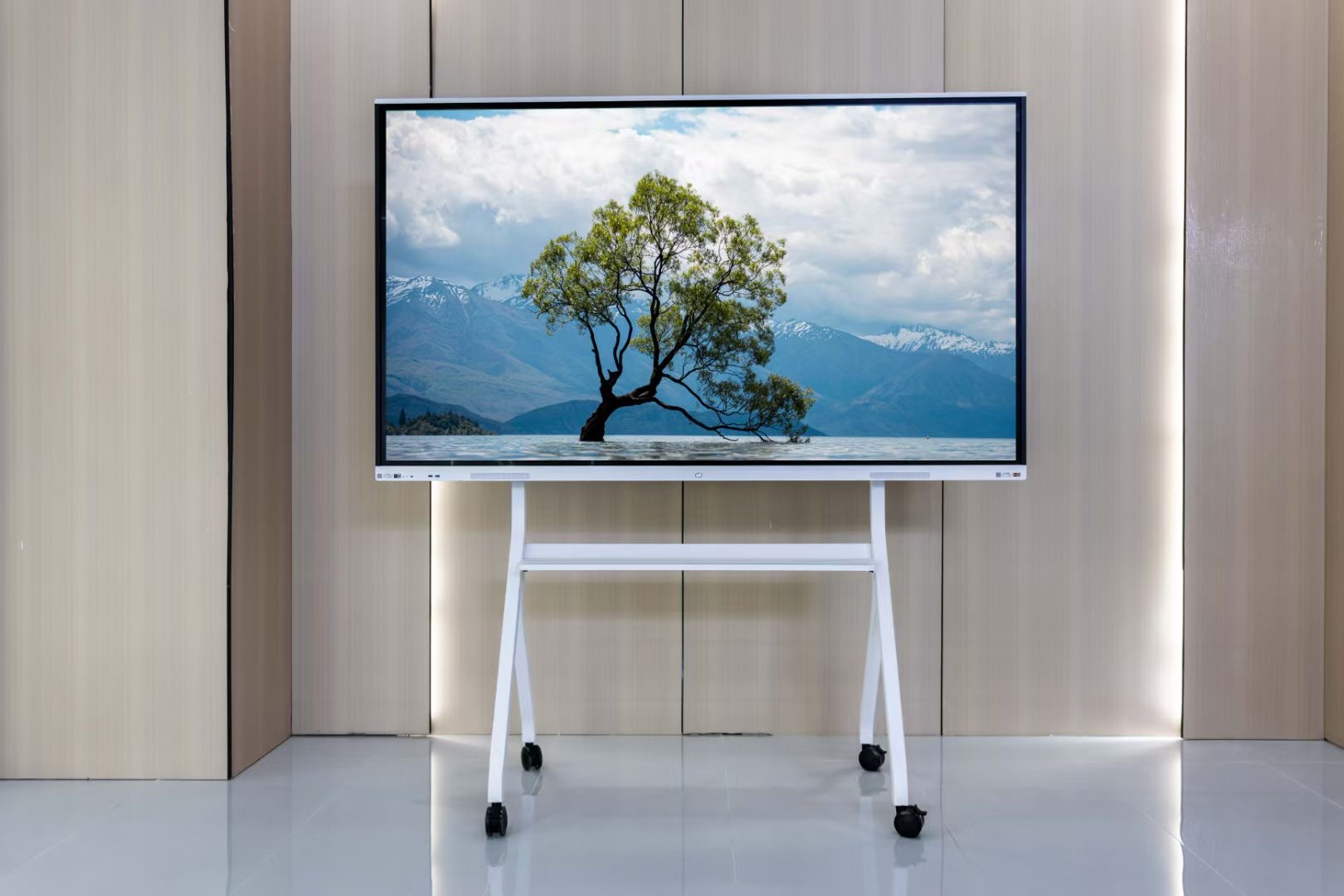 会议室触控一体机采购指南：65/75/86寸怎么选？